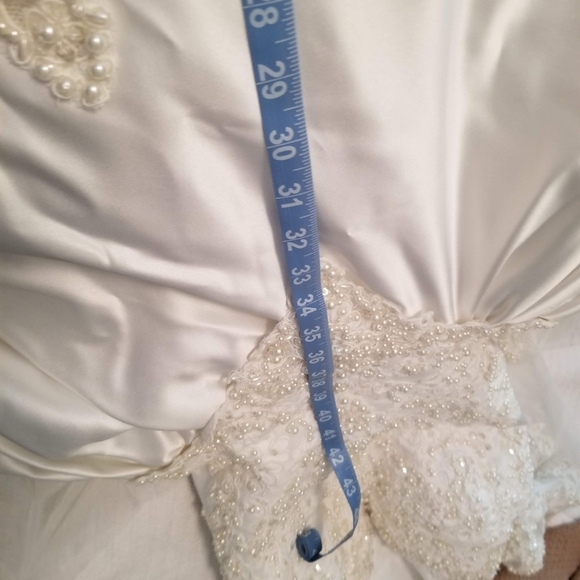 Wedding Dress - Picture 11 of 16